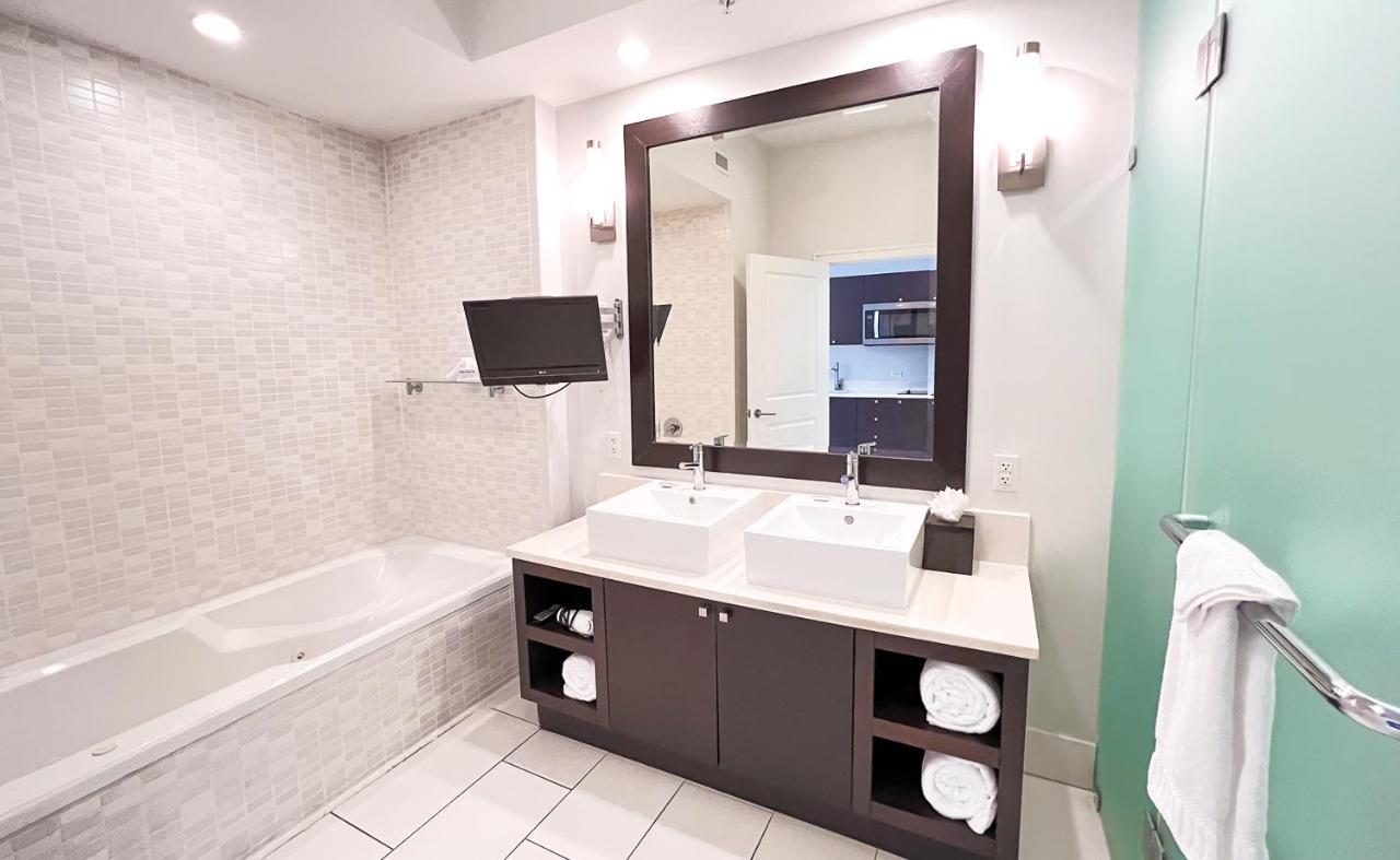 Modern Private Studio - King Bed, Jacuzzi, Balcony And Pool Aparthotel Miami Buitenkant foto