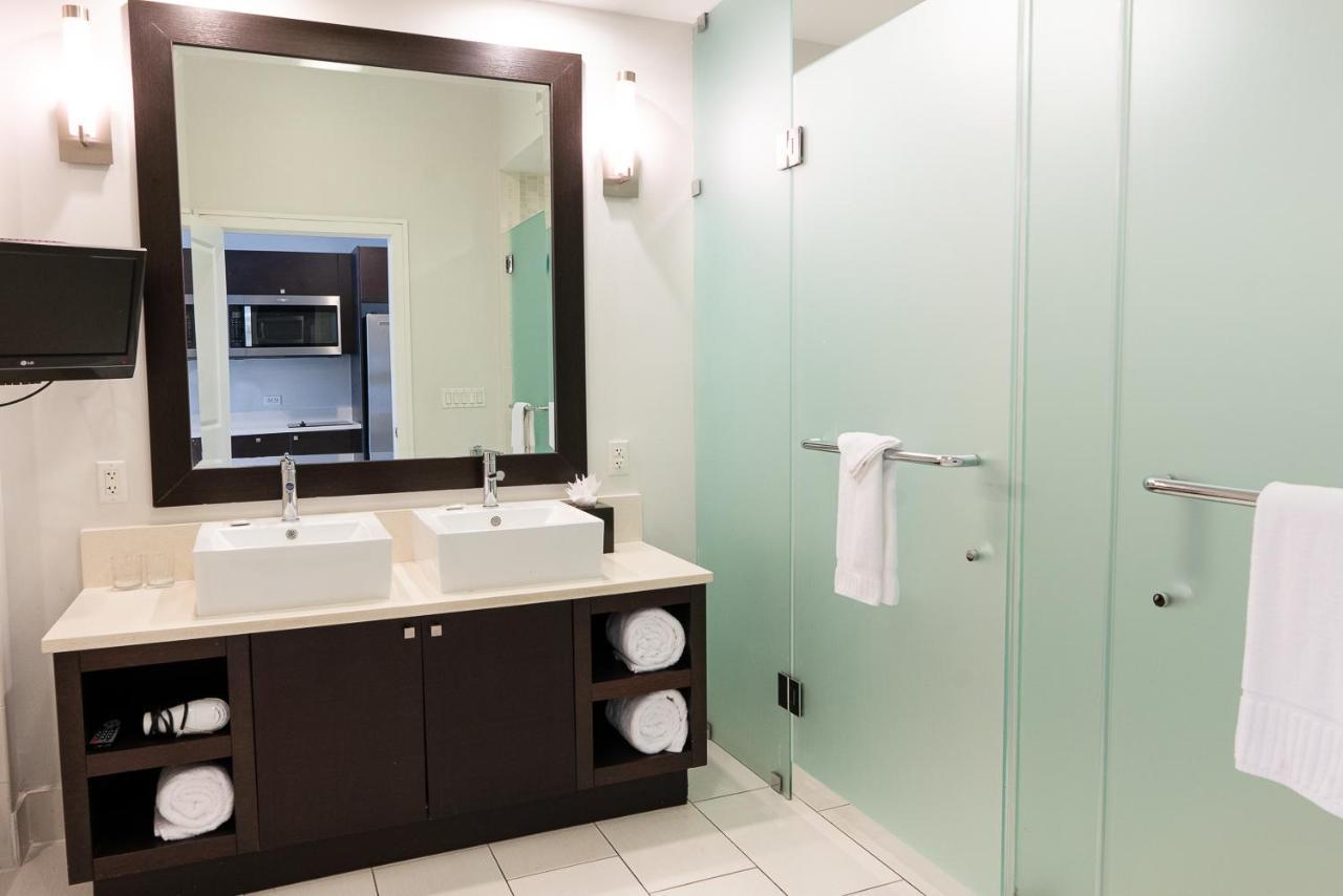 Modern Private Studio - King Bed, Jacuzzi, Balcony And Pool Aparthotel Miami Buitenkant foto