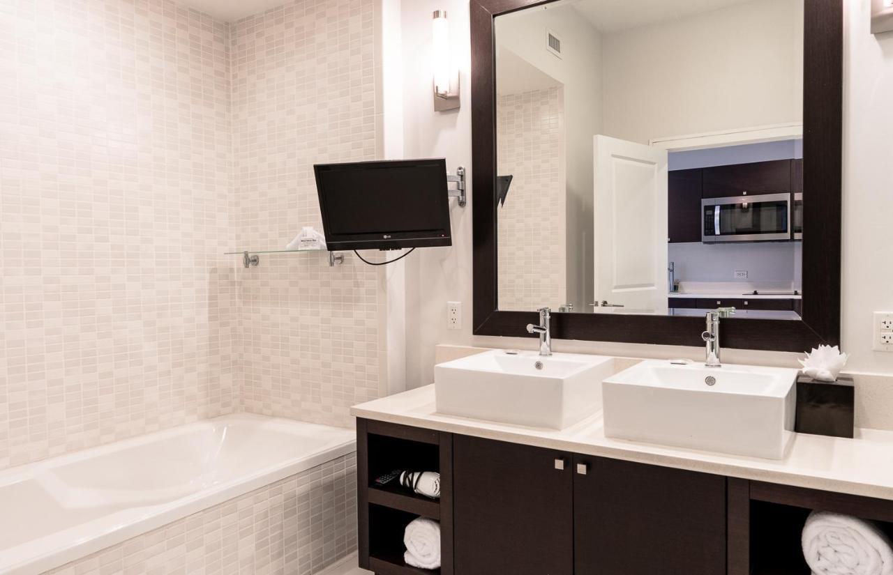 Modern Private Studio - King Bed, Jacuzzi, Balcony And Pool Aparthotel Miami Buitenkant foto